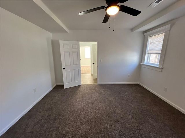 2019 Sunset Drive, Oak Grove, MO 64075