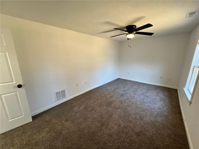 2019 Sunset Drive, Oak Grove, MO 64075