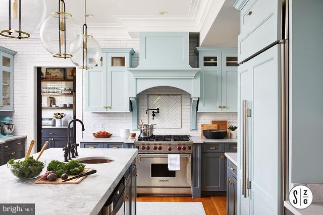 2220 WINDSOR RD, Alexandria, VA 22307