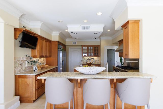 11837 Upland Way, Cupertino, CA 95014