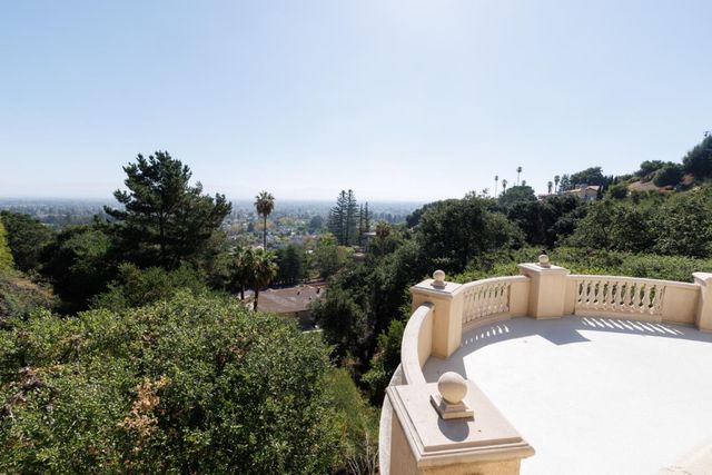 11837 Upland Way, Cupertino, CA 95014