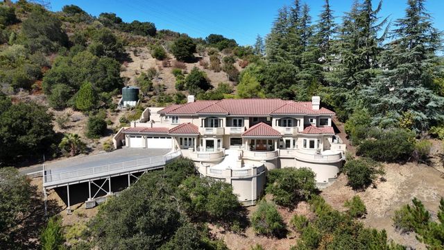 11837 Upland Way, Cupertino, CA 95014