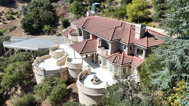 11837 Upland Way, Cupertino, CA 95014