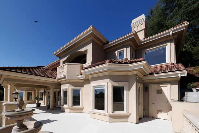 11837 Upland Way, Cupertino, CA 95014