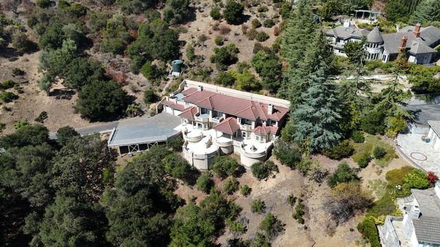 11837 Upland Way, Cupertino, CA 95014