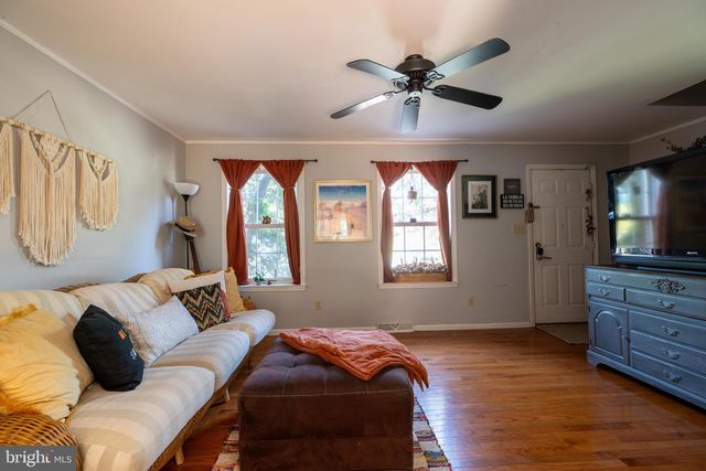 15 SCHOOL HOUSE LN, Lititz, PA 17543