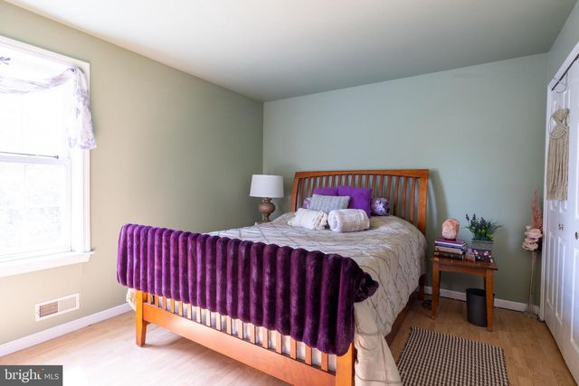 15 SCHOOL HOUSE LN, Lititz, PA 17543