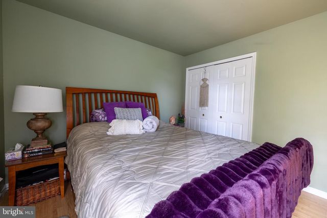 15 SCHOOL HOUSE LN, Lititz, PA 17543