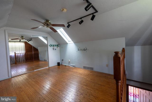 15 SCHOOL HOUSE LN, Lititz, PA 17543