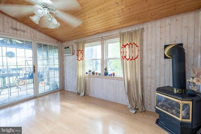 15 SCHOOL HOUSE LN, Lititz, PA 17543