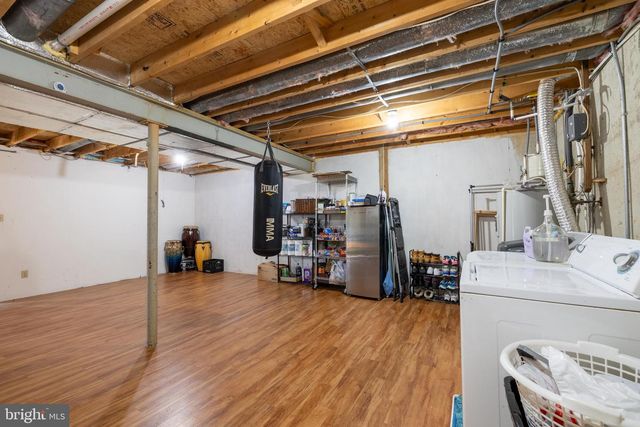 15 SCHOOL HOUSE LN, Lititz, PA 17543