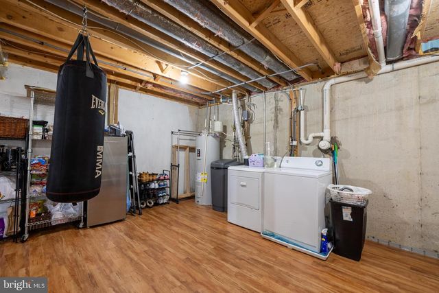 15 SCHOOL HOUSE LN, Lititz, PA 17543