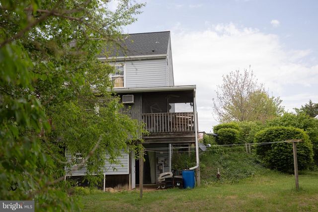 15 SCHOOL HOUSE LN, Lititz, PA 17543