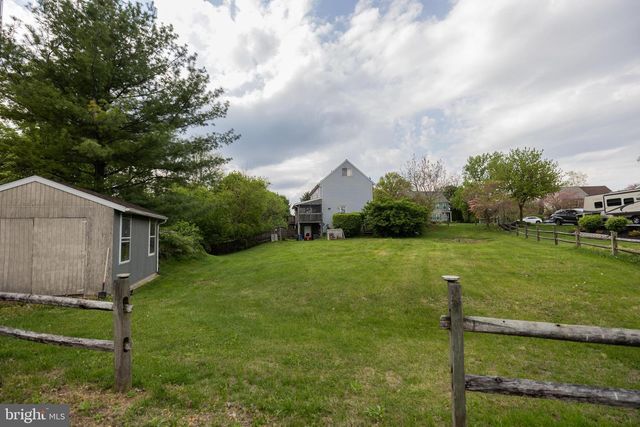 15 SCHOOL HOUSE LN, Lititz, PA 17543