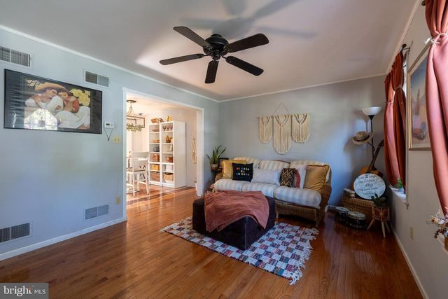 15 SCHOOL HOUSE LN, Lititz, PA 17543