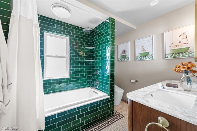 2064 Lincoln Avenue, Lakewood, OH 44107