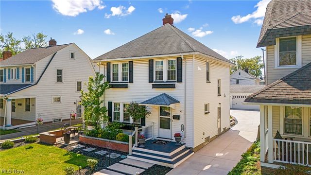 2064 Lincoln Avenue, Lakewood, OH 44107