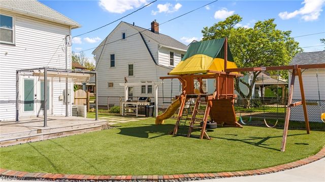 2064 Lincoln Avenue, Lakewood, OH 44107