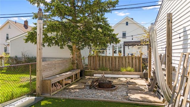 2064 Lincoln Avenue, Lakewood, OH 44107