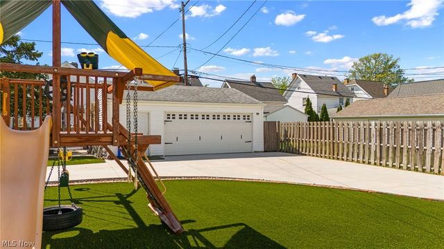 2064 Lincoln Avenue, Lakewood, OH 44107