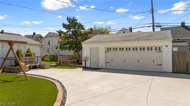 2064 Lincoln Avenue, Lakewood, OH 44107