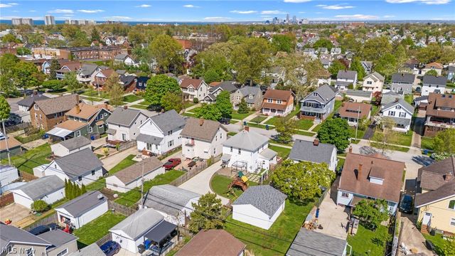 2064 Lincoln Avenue, Lakewood, OH 44107