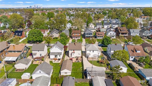 2064 Lincoln Avenue, Lakewood, OH 44107