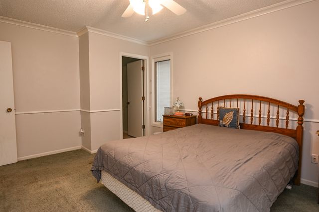 9627 Lincoln Avenue, Clive, IA 50325