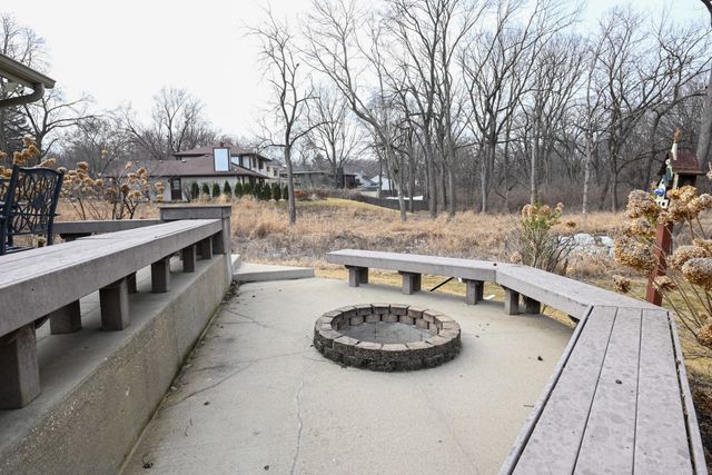 9627 Lincoln Avenue, Clive, IA 50325