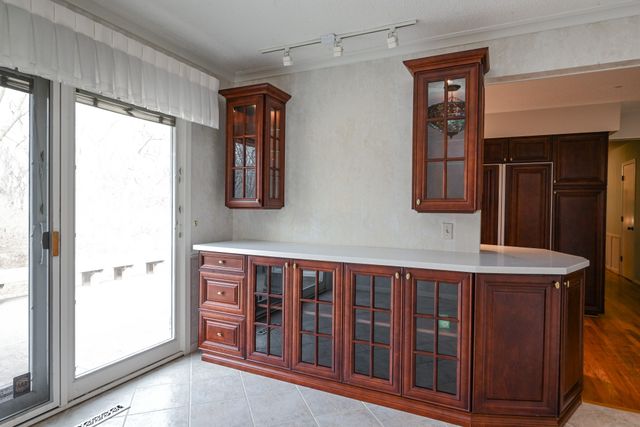 9627 Lincoln Avenue, Clive, IA 50325