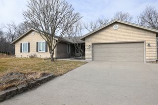9627 Lincoln Avenue, Clive, IA 50325