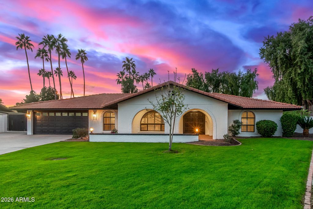 Image 1 of property listing at 15226 N 2ND Street, Phoenix, AZ 85022