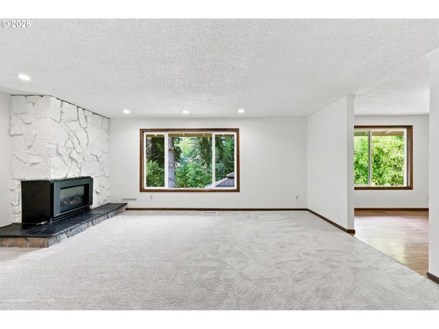 2030 Se PALOMA Dr, Gresham, OR 97080