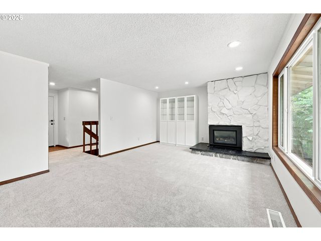 2030 Se PALOMA Dr, Gresham, OR 97080