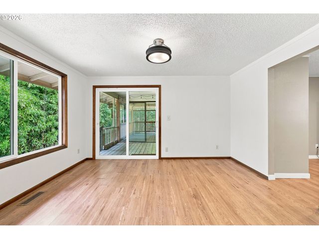 2030 Se PALOMA Dr, Gresham, OR 97080