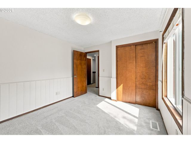 2030 Se PALOMA Dr, Gresham, OR 97080