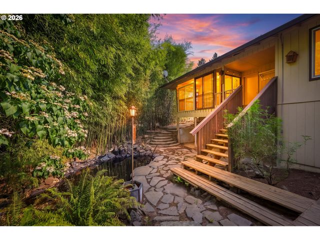 2030 Se PALOMA Dr, Gresham, OR 97080