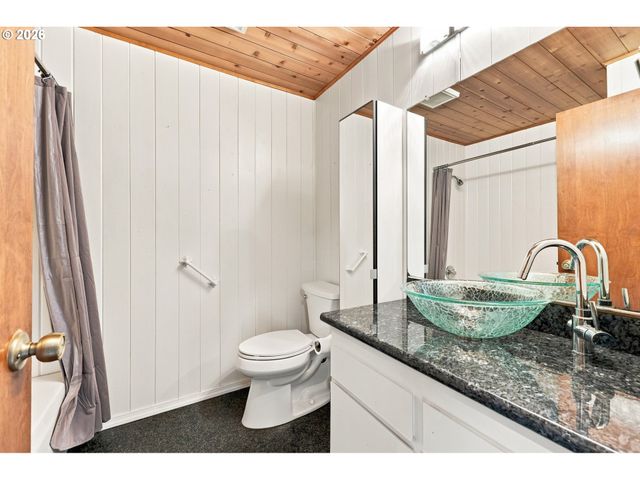 2030 Se PALOMA Dr, Gresham, OR 97080
