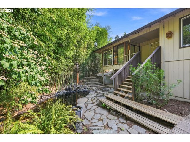 2030 Se PALOMA Dr, Gresham, OR 97080