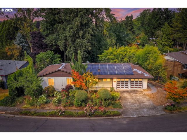 2030 Se PALOMA Dr, Gresham, OR 97080