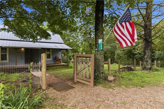 10193 E Devils Den Road, Winslow, AR 72959