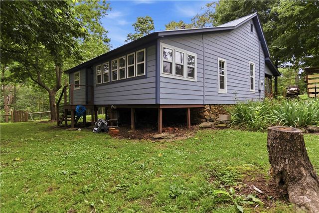 10193 E Devils Den Road, Winslow, AR 72959