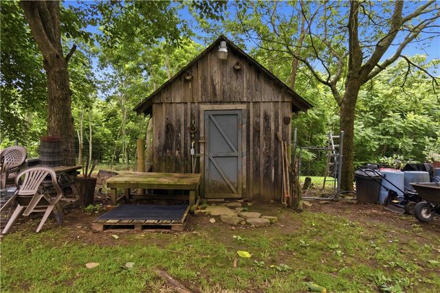 10193 E Devils Den Road, Winslow, AR 72959