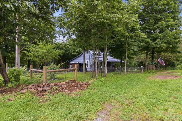 10193 E Devils Den Road, Winslow, AR 72959
