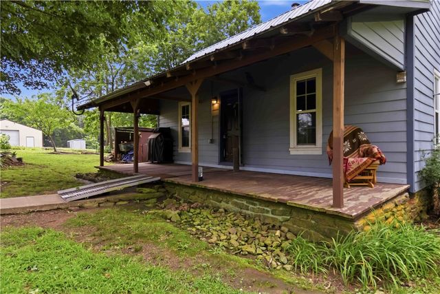 10193 E Devils Den Road, Winslow, AR 72959