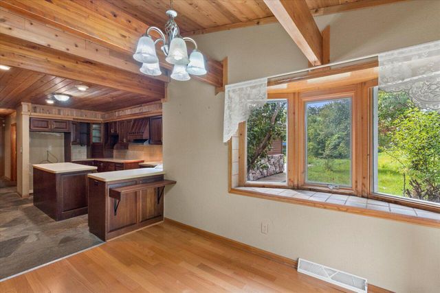 S106W17280 Muskego Dam DRIVE, Muskego, WI 53150