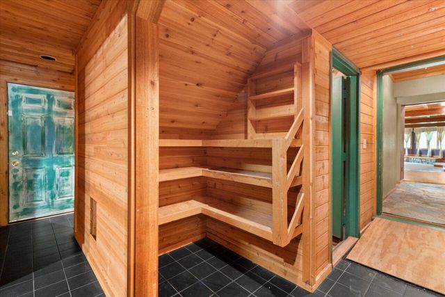 S106W17280 Muskego Dam DRIVE, Muskego, WI 53150