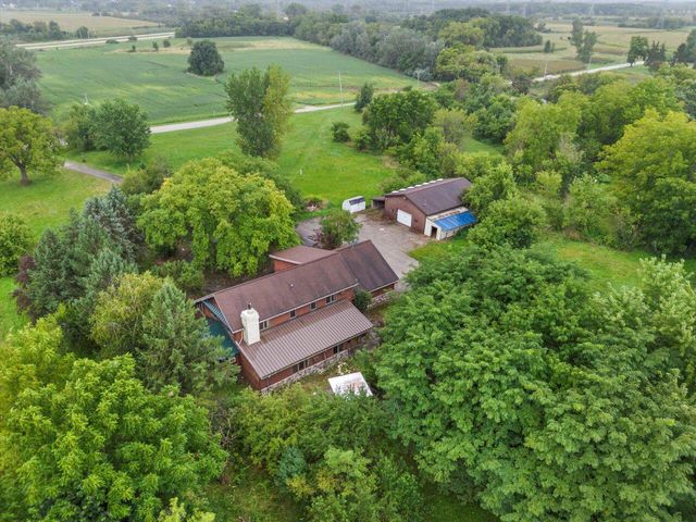 S106W17280 Muskego Dam DRIVE, Muskego, WI 53150