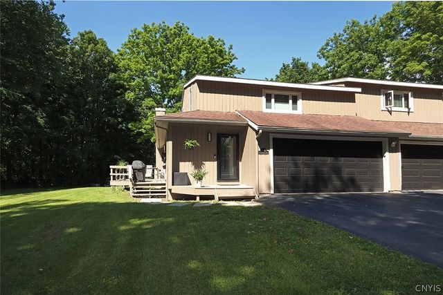 8646 Salt Springs Road, Manlius, NY 13104