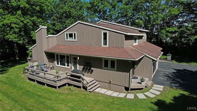 8646 Salt Springs Road, Manlius, NY 13104